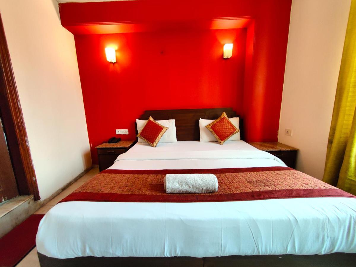 Hotel Unistar New Delhi Eksteriør bilde