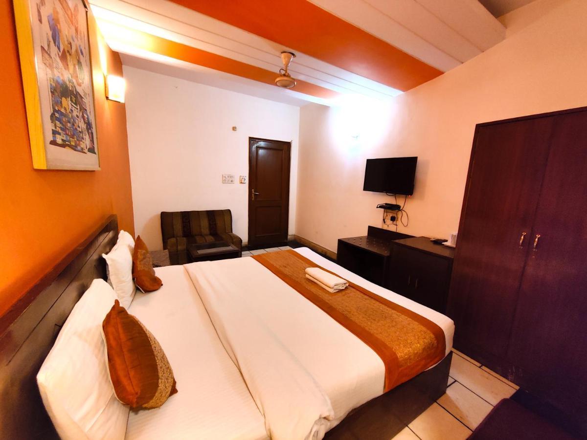 Hotel Unistar New Delhi Eksteriør bilde