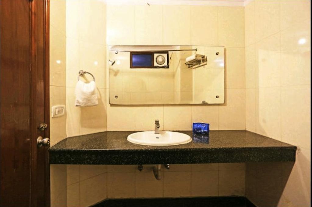 Hotel Unistar New Delhi Eksteriør bilde