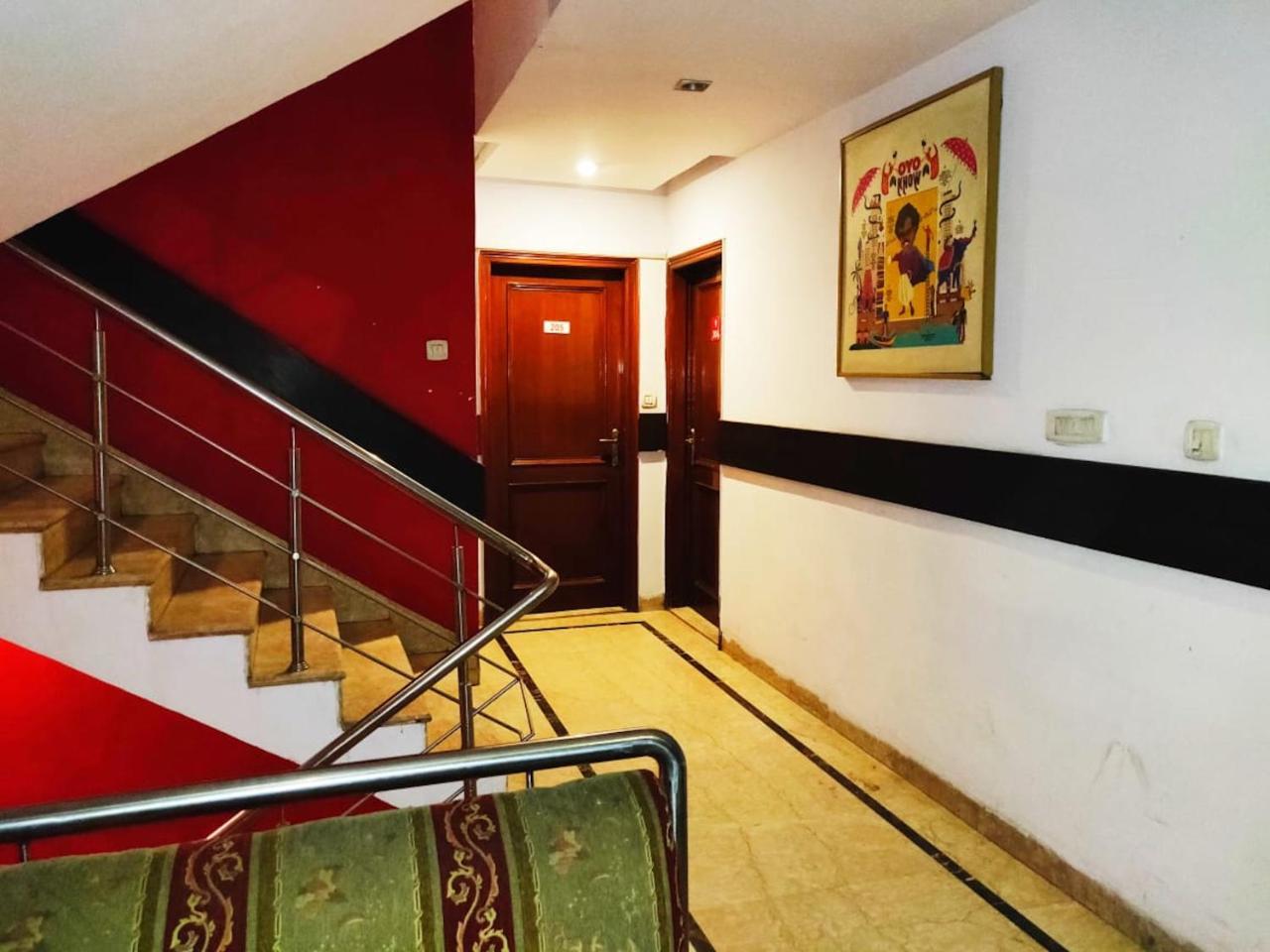 Hotel Unistar New Delhi Eksteriør bilde