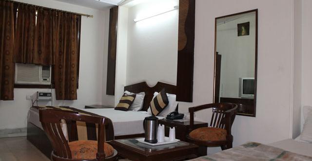 Hotel Unistar New Delhi Eksteriør bilde