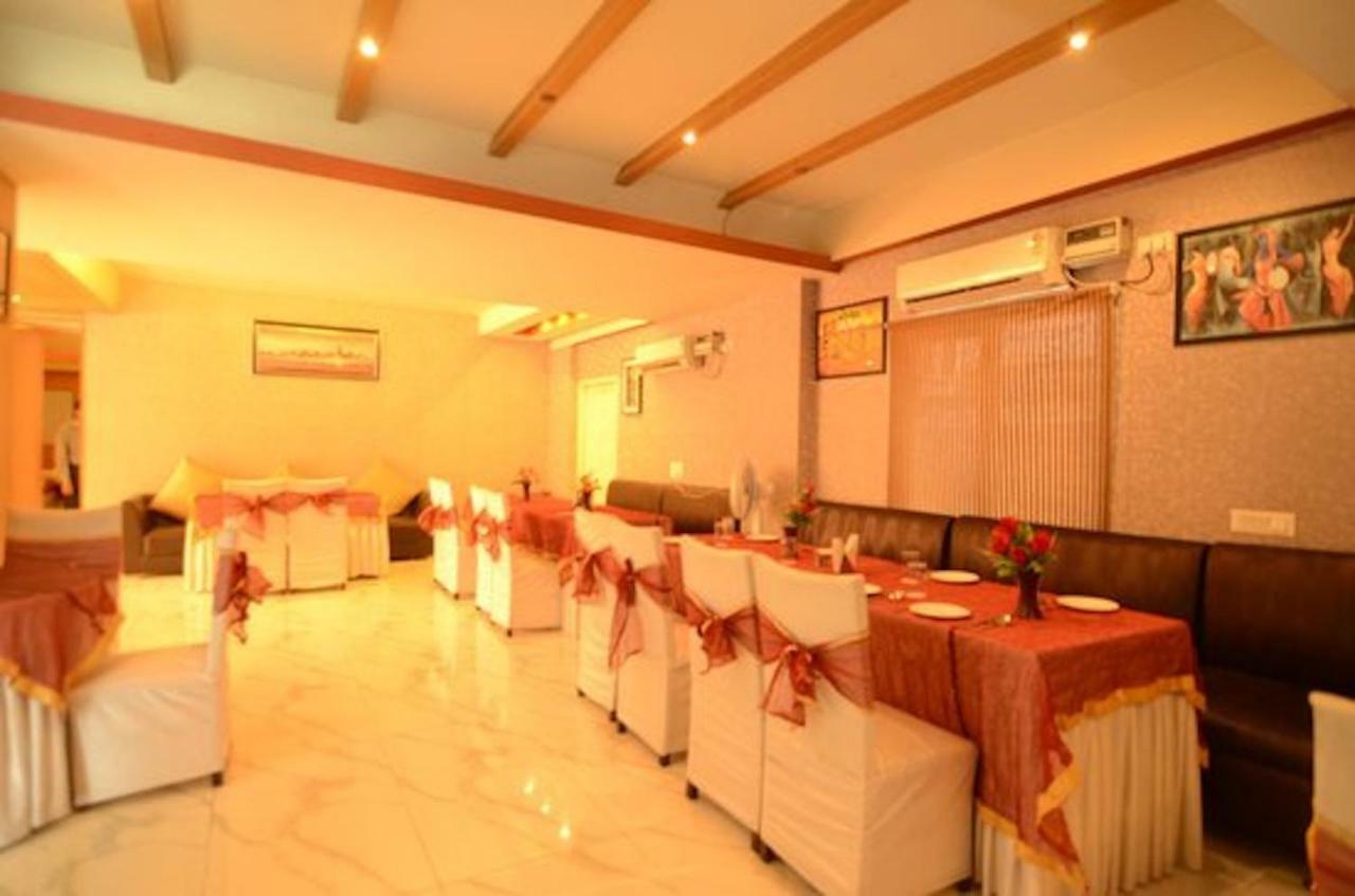 Hotel Unistar New Delhi Eksteriør bilde