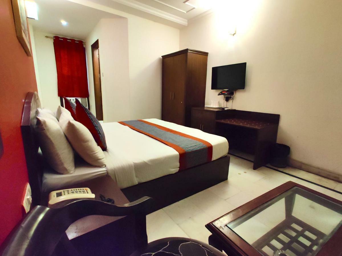 Hotel Unistar New Delhi Eksteriør bilde