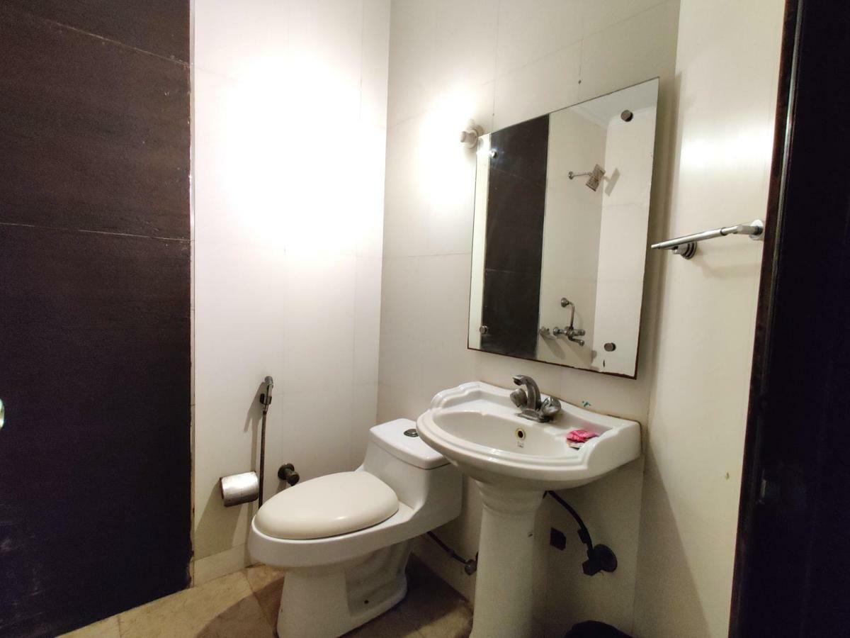 Hotel Unistar New Delhi Eksteriør bilde
