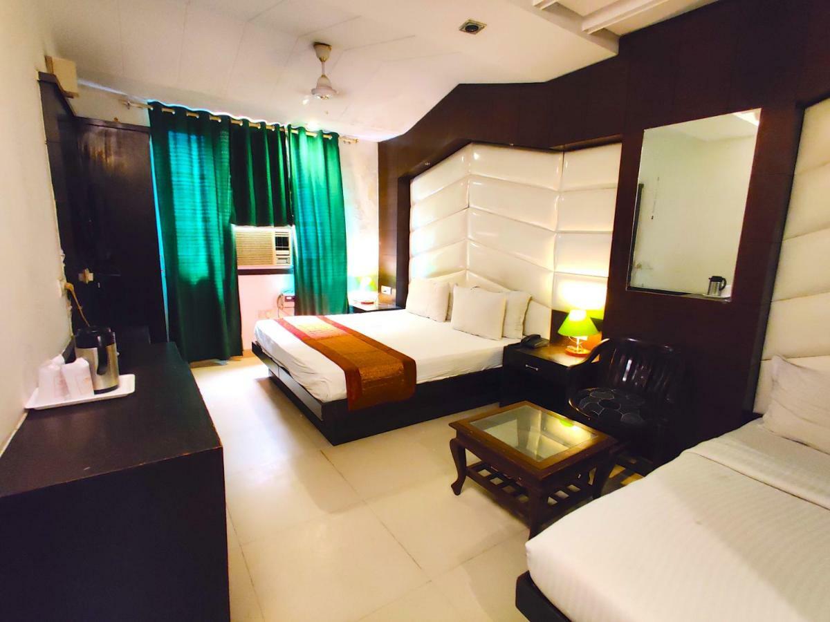 Hotel Unistar New Delhi Eksteriør bilde