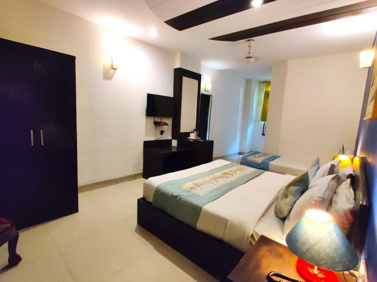 Hotel Unistar New Delhi Eksteriør bilde