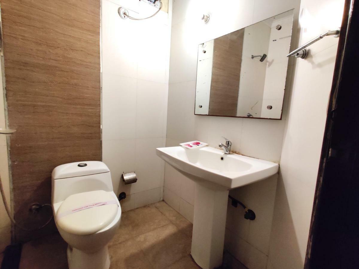 Hotel Unistar New Delhi Eksteriør bilde