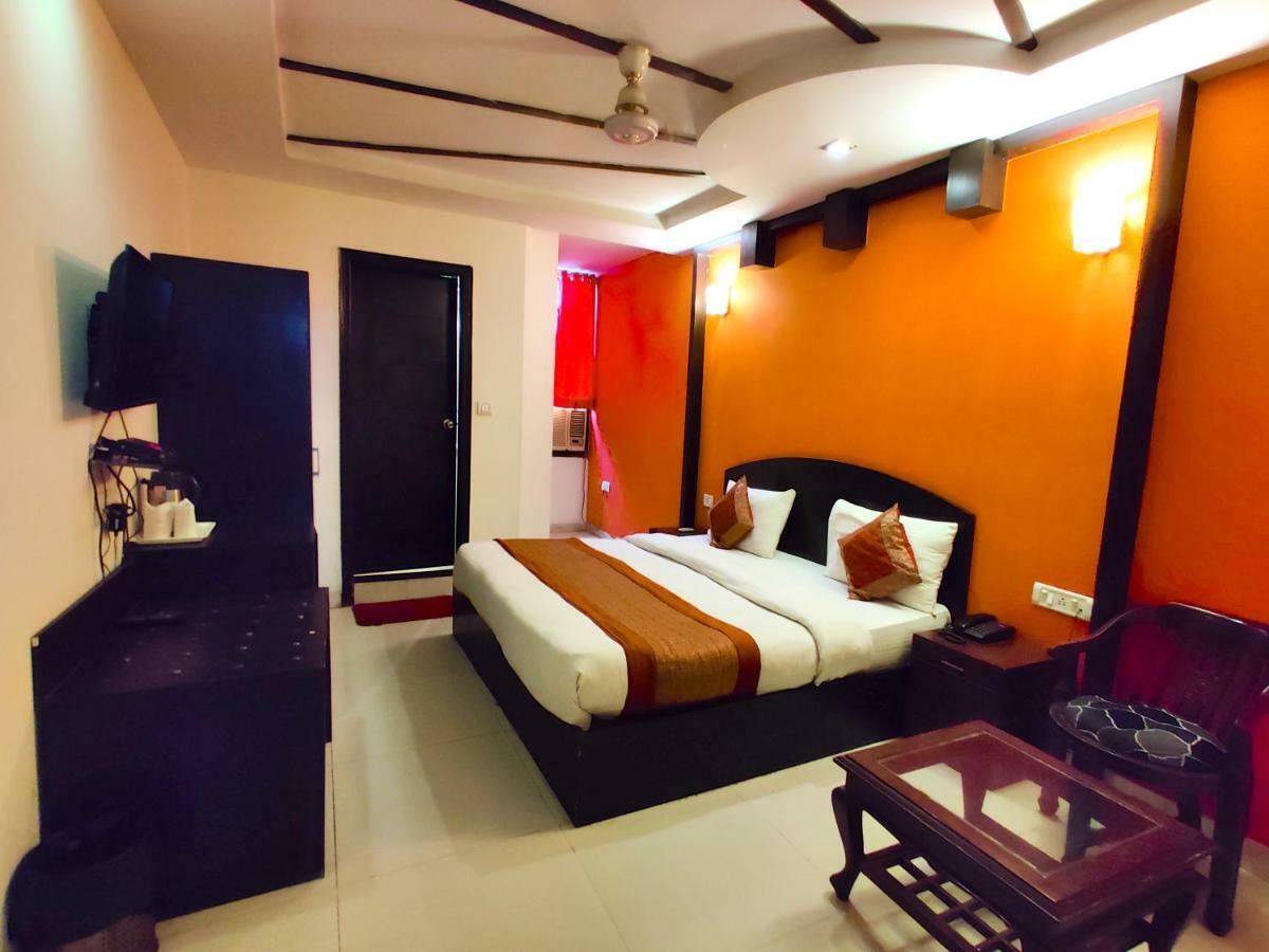 Hotel Unistar New Delhi Eksteriør bilde