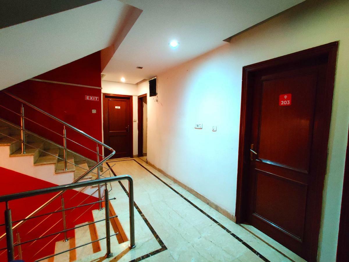 Hotel Unistar New Delhi Eksteriør bilde