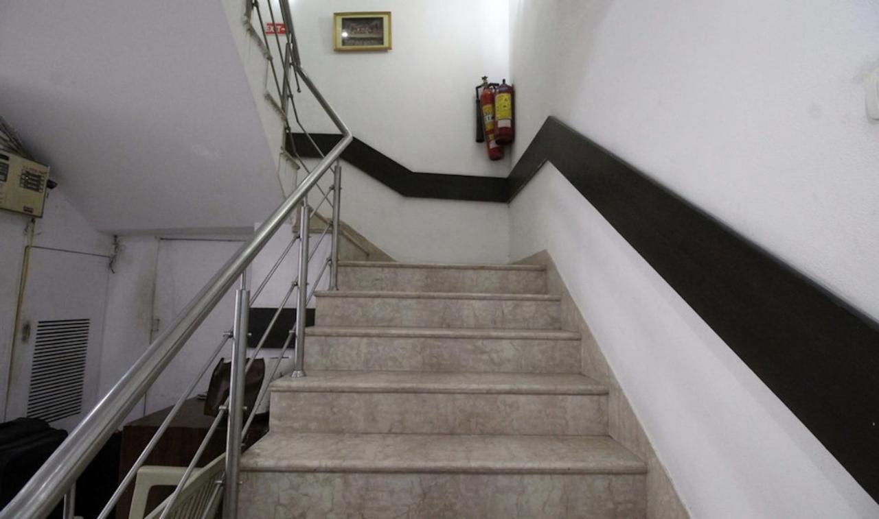 Hotel Unistar New Delhi Eksteriør bilde