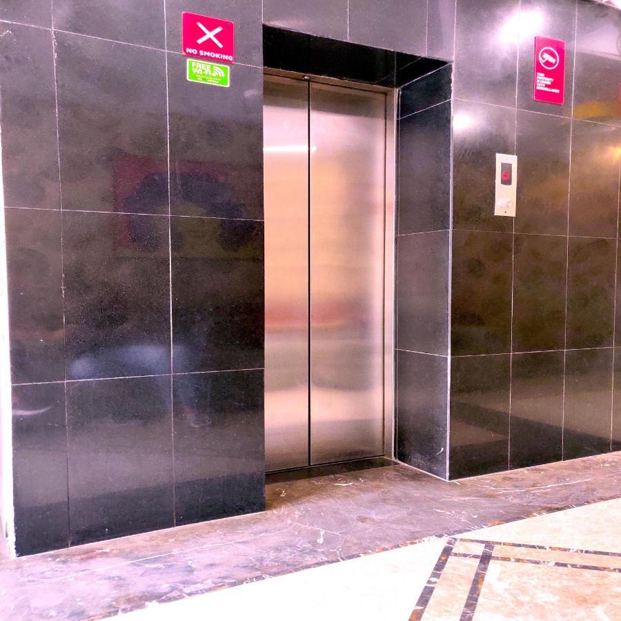 Hotel Unistar New Delhi Eksteriør bilde